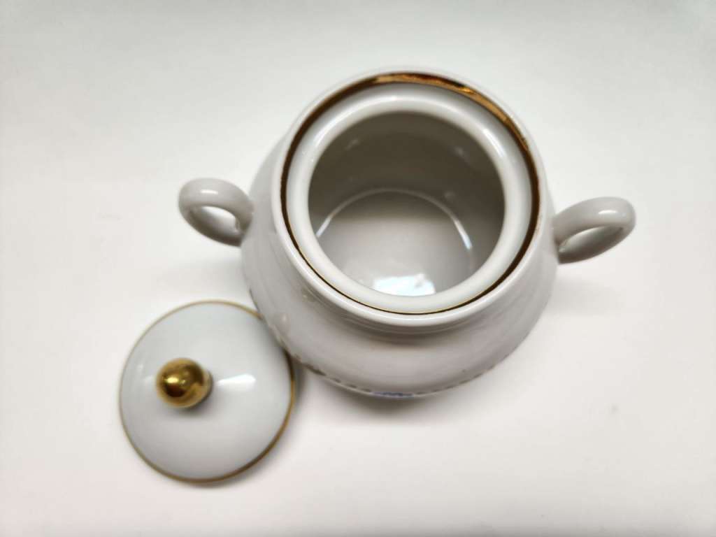 Сахарница Красный фарфорист СССР высота 13 см