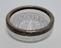 Пепельница, хрусталь, отделка серебром 875 пр., высота 2 см, д-9 см., СССР (сост. на фото)