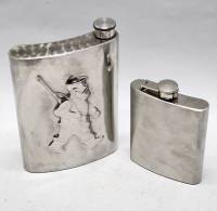 Фляги 2 штуки Охотник с ружьем и без рисунка нержав. сталь