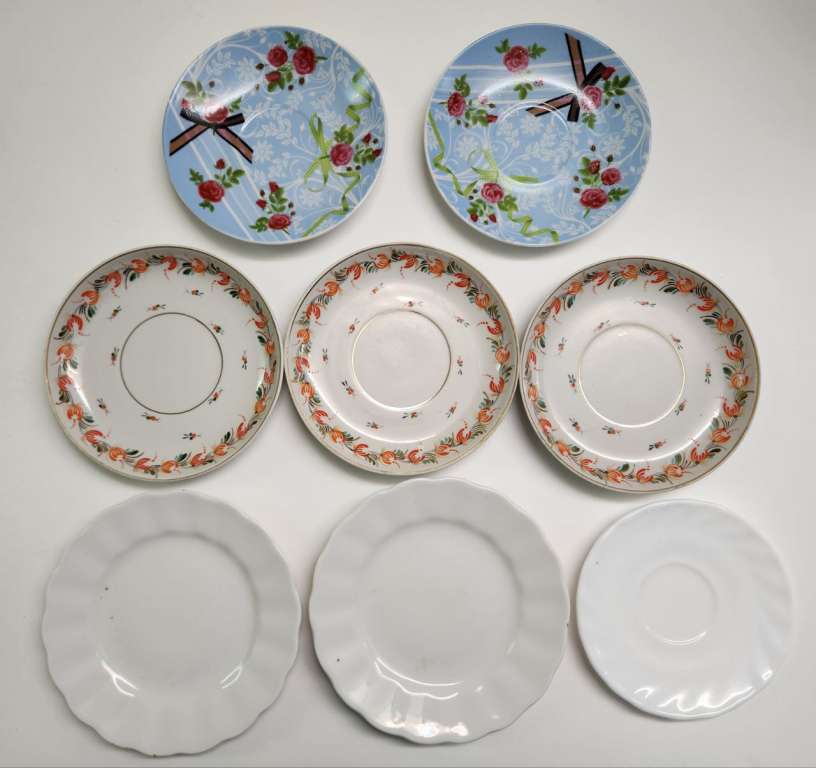 Блюдца 14 штук чайные разные