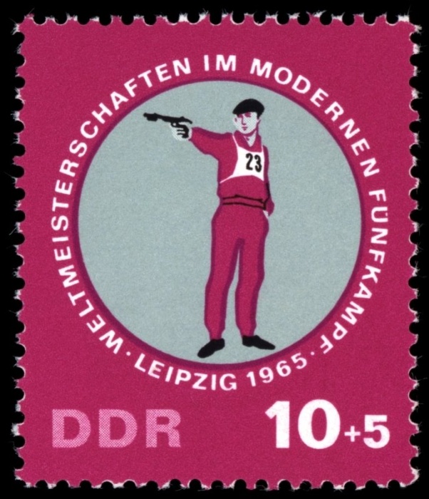 (1965-054) Марка Германия (ГДР) "Стрельба из пистолета"    ЧМ по пятиборью II &Theta;