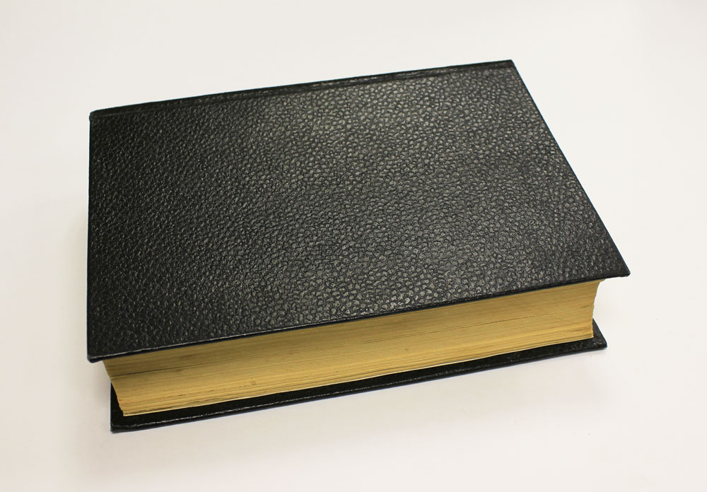 Книга Подарок молодым хозяйкам (С автографом автора) 1897 Е.И. Молоховец СПб Твёрдая обл. 397 с. С ч