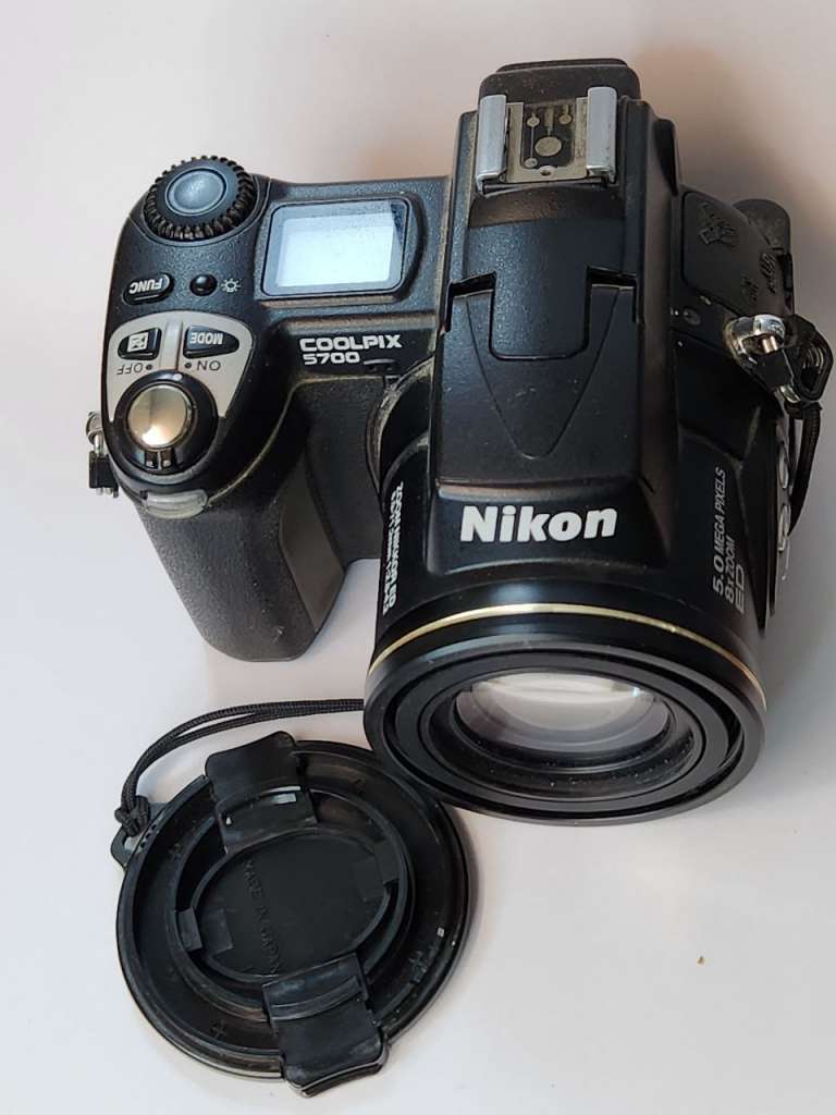 Фотоаппарат цифровой зеркальный Nicon Coolpix E5700  Япония  