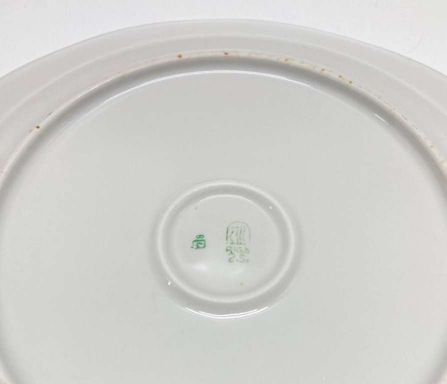 Блюдо фарфоровое цветы, Рига, СССР