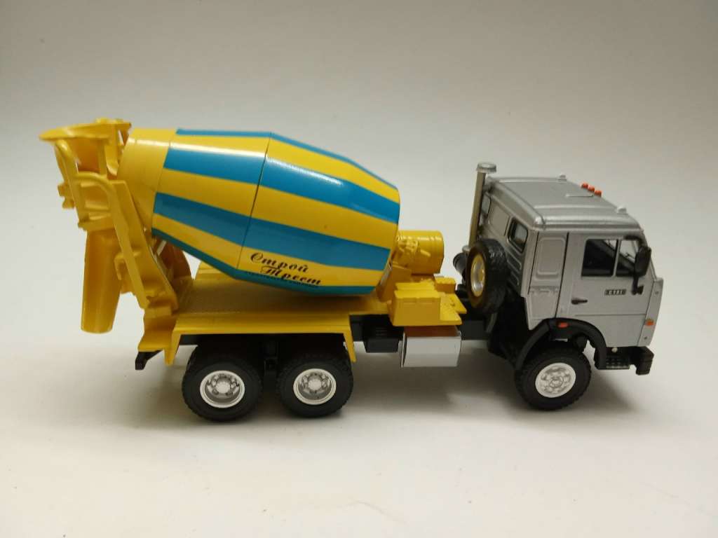 Модель авто 1:43 Камаз 54115 Бетономешалка без коробки