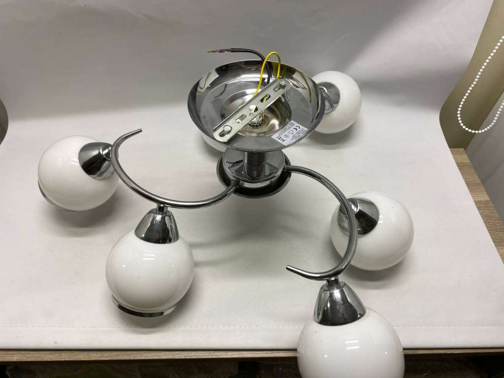 Люстра потолочная 6 плафонов серебрянный цвет, металл, пластик