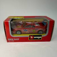 Модель автомобиля BMW M1 1:43 Bburago в коробке