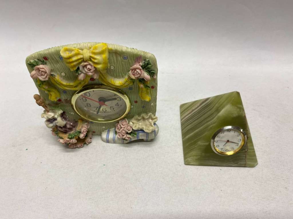Часы настольные кварцевые не на ходу, 2 шт