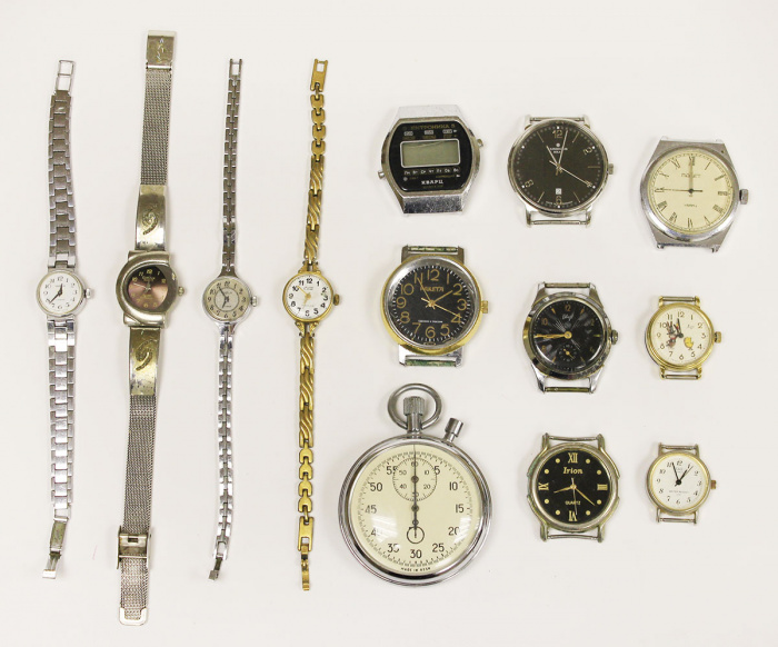 Коллекция наручных часов с ремешком и без, Россия и другие страны, 13 штук (см. фото)
