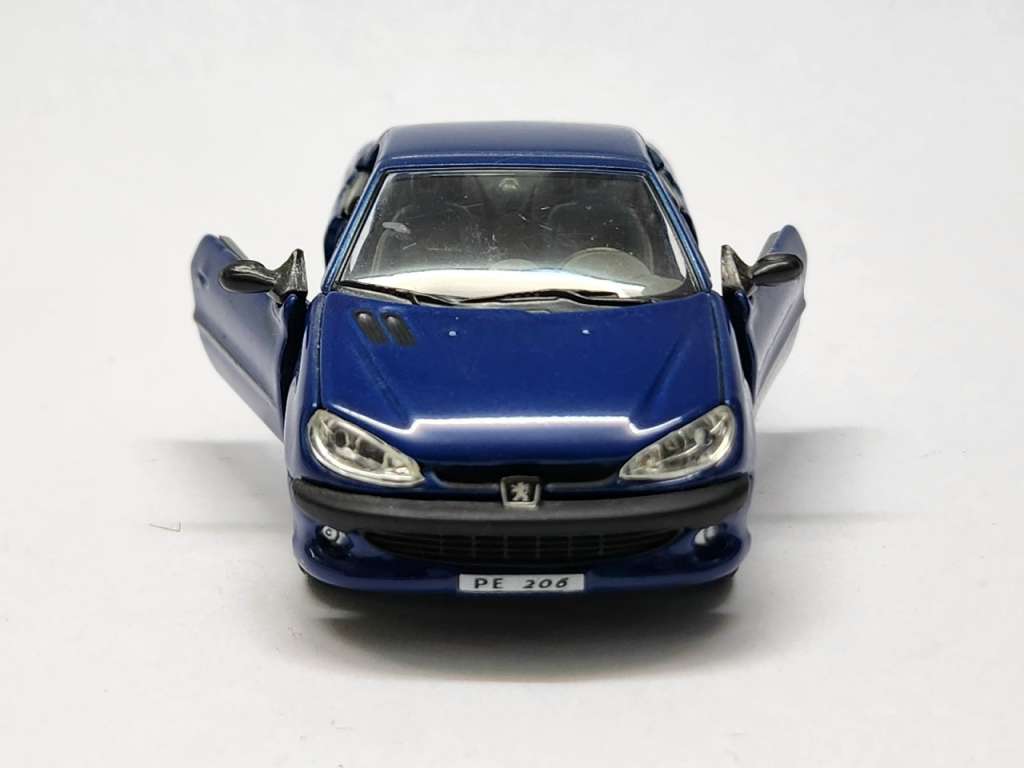 Модель авто 1:43 Peugeot 206 hongwell синий