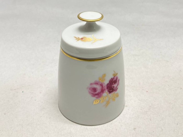 Банка с крышкой фарфор