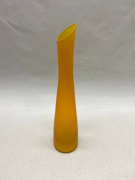 Ваза цветное матовое стекло 24 см