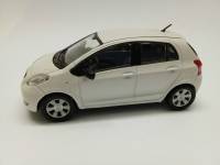 Модель авто 1:43 Toyota Yaris hongwell 
