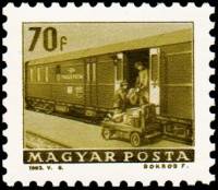 (1963-033) Марка Венгрия "Железнодорожный почтовый вагон"    Общественный транспорт (Стандартный вып
