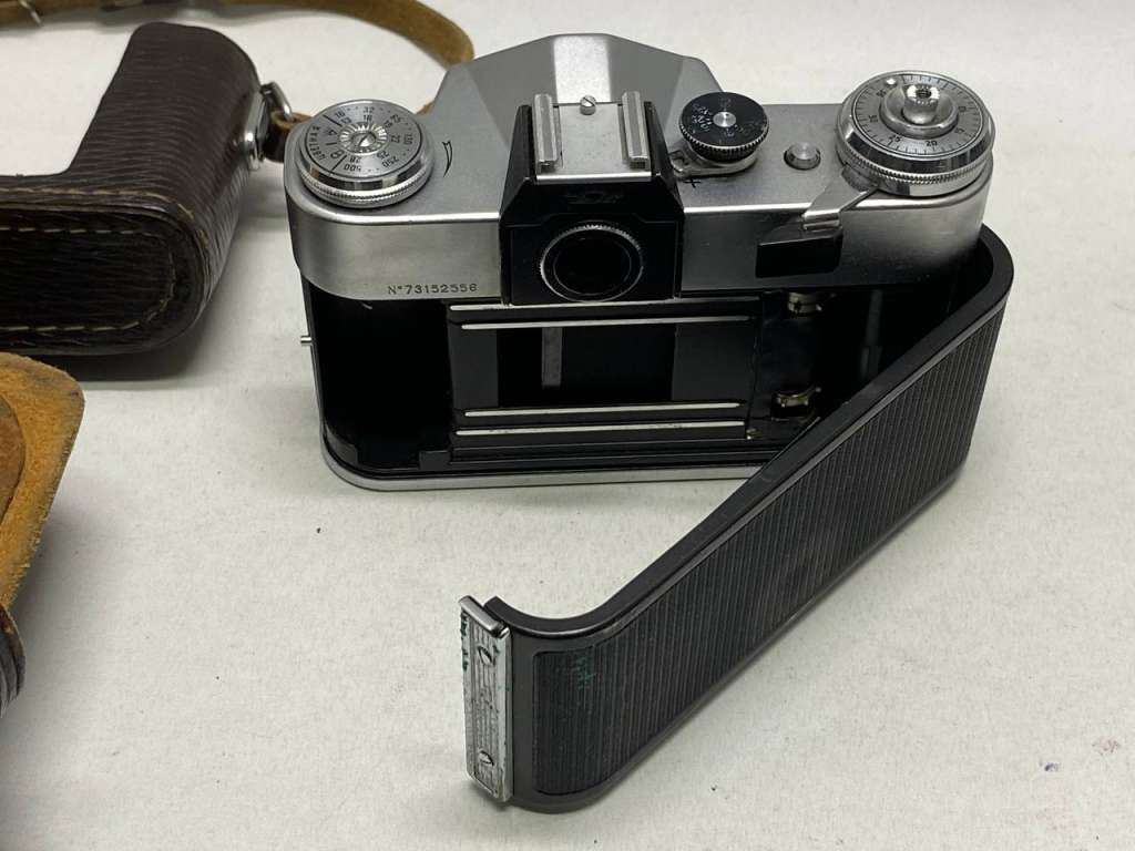 Фотоаппарат Зенит - В с объективом Индустар 50-2