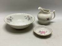 Набор фарфора, молочник, салатник и мини блюдце