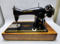 Швейная машина Подольск с электроприводом, в  футляре (рабочая)