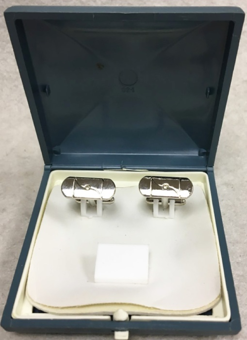 Запонки, металл, страз (сост. на фото)