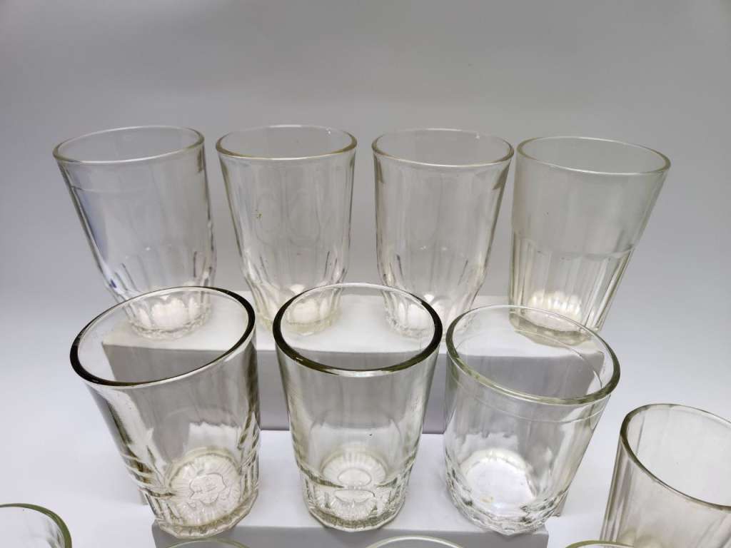 Стаканы 16 штук стекло с толстым дном