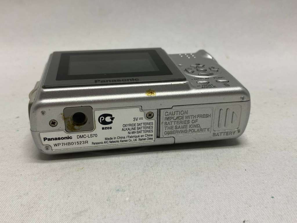 Фотоаппарат Panasonic Lumix DMC-LS70, в рабочем состоянии