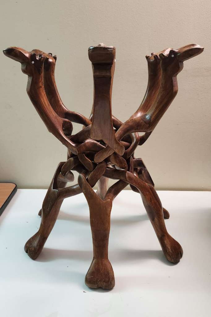 Резное подстолье Верблюды ножки для столика газетница