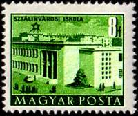 (1958-009) Марка Венгрия "Школа в Шталинвароше"    Здания построенные за  Пятилетку  (Стандартный вы