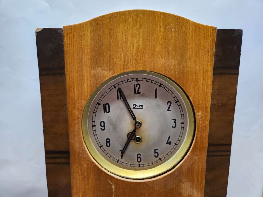 Часы настенные с маятником в деревянном корпусе ОЧЗ на ходу СССР