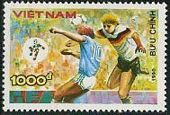 (1990-040) Марка Вьетнам "Футбол (5)"    ЧМ по футболу 1990, Италия III Θ