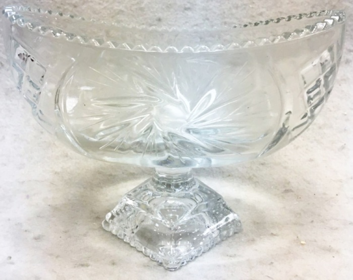 Ваза-конфетница, стекло (сост. на фото)