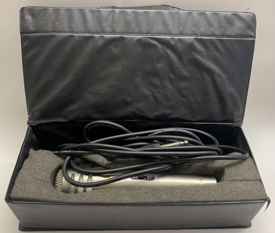 Микрофон профессиональный BBK DM-388 серебристый 