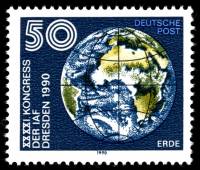 (1990-066) Марка Германия (ГДР) "Земля"    Конгресс МАФ III Θ