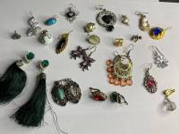 Набор сережек и клипс 20 шт по одной сережке потеряшки и 4 пары