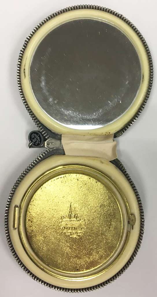 Пудреница "Ленэмальер", Ленинград, СССР (сост. на фото)