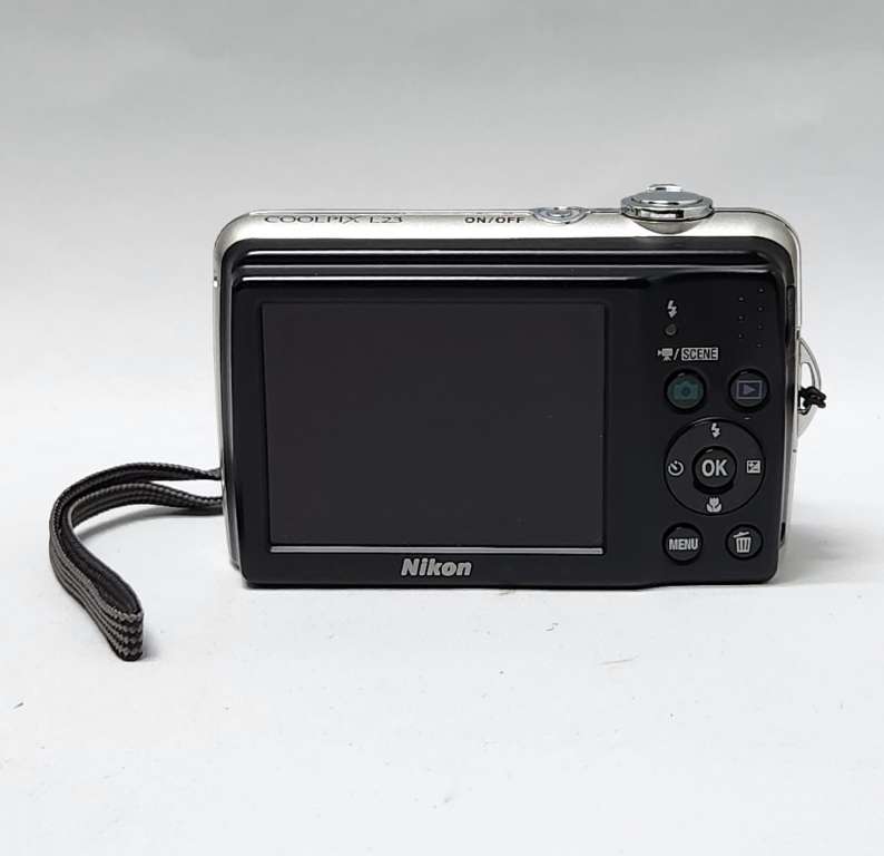 Фотоаппарат цифровой Nicon Coolpix L23  .  новый