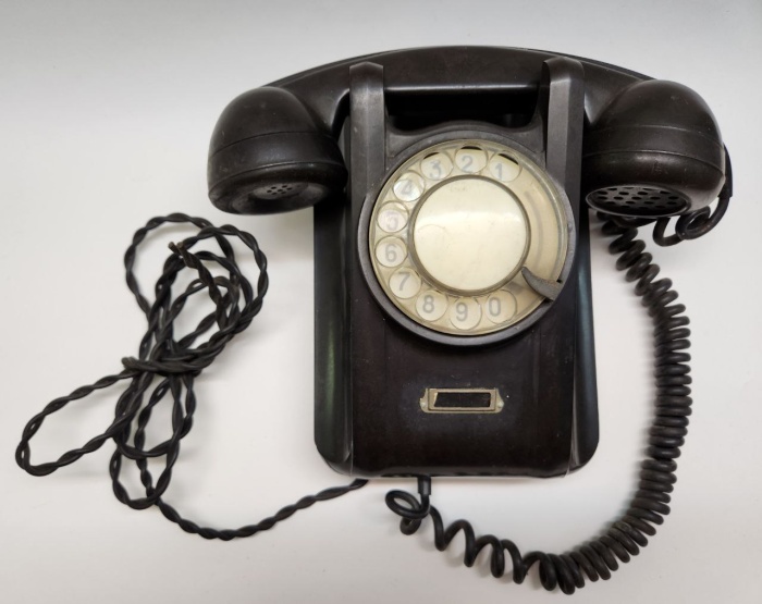 Телефон дисковый настенный карболит СССР