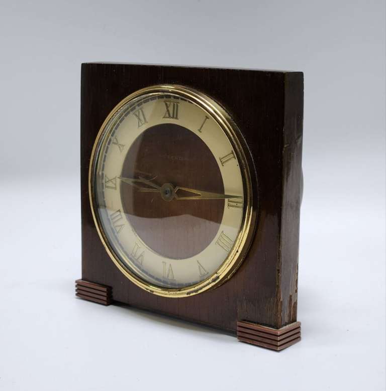 Часы настольные Весна механические СССР работоспособность не проверялась