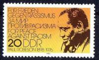 (1983-019) Марка Германия (ГДР) "Пол Робсон"    Дань уважения III Θ