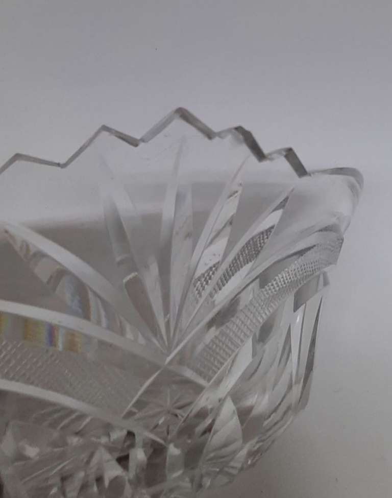 Салатник хрустальный, СССР, есть сколы (см. фото)