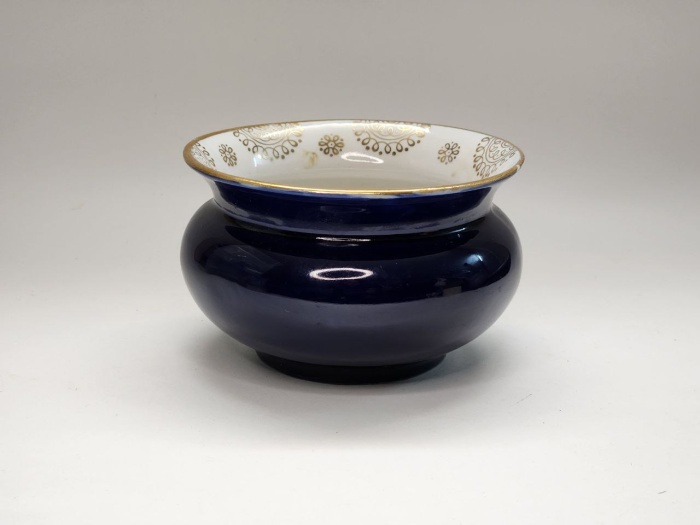 Ваза невысокая кобальт позолота Возрождение