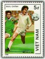 (1986-017) Марка Вьетнам "Футбол (7)"    ЧМ по футболу 1986, Мехико III Θ