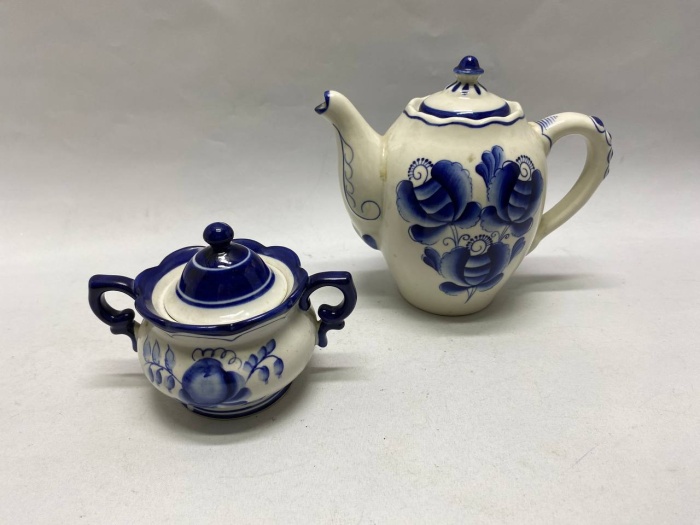 Чайник и сахарница Гжель