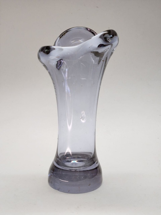 Ваза голубая цветное стекло гутная техника СССР