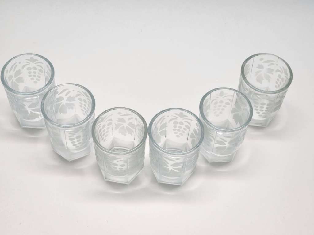 Стопки рюмки СССР 6 шт стекло гравировка виноград высота 6 см