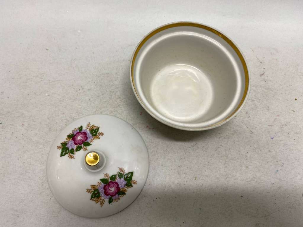 Сахарница Красный фарфорист