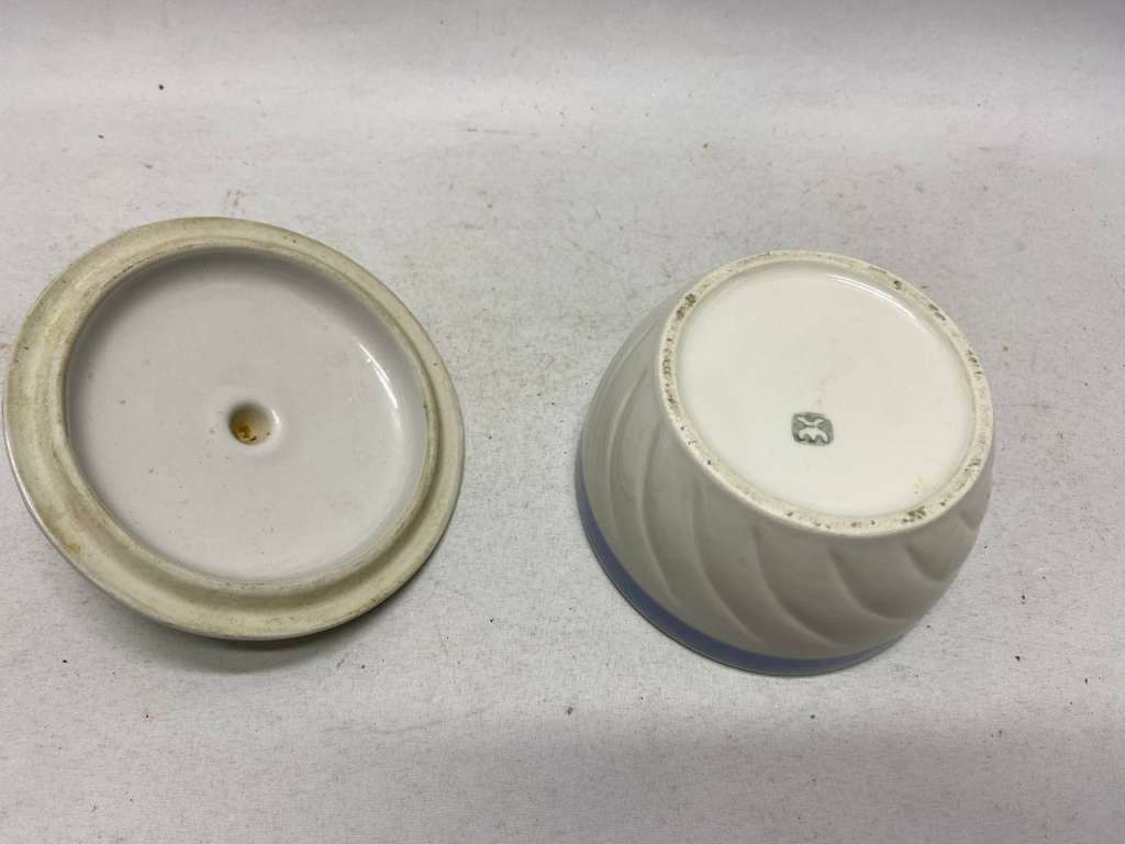 Сахарница масленка СССР керамика с голубой каемкой