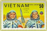 (1983-035) Марка Вьетнам "В. Быковский и З. Ян"    Интеркосмос III Θ