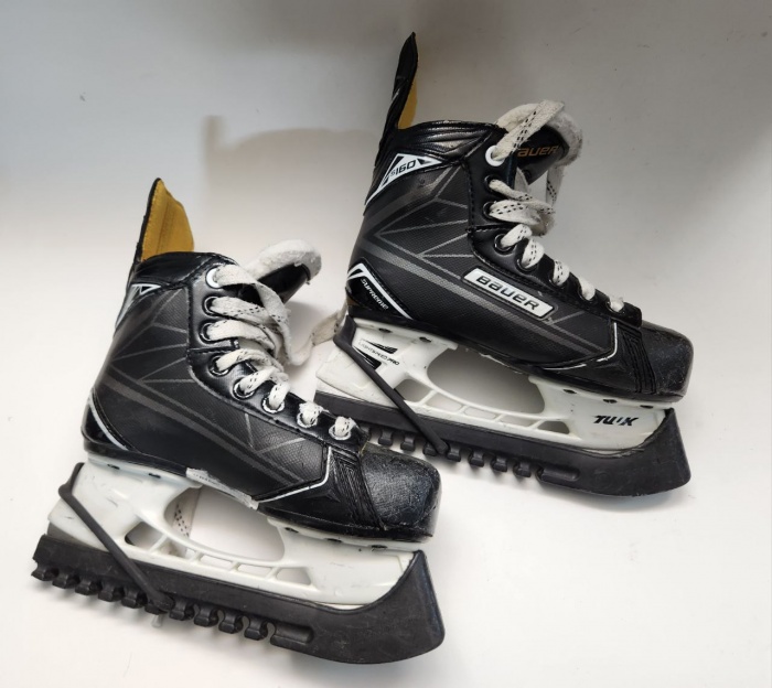Хоккейные коньки Bauer S160 размер 33 б\у