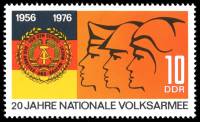 (1976-011) Марка Германия (ГДР) "Солдаты"    Народная Армия 20 лет III Θ