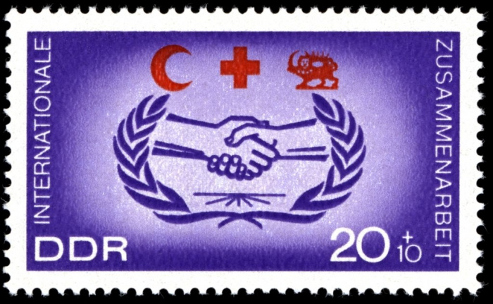(1966-056) Марка Германия (ГДР) &quot;Сотрудничество&quot;    Красный Крест II Θ
