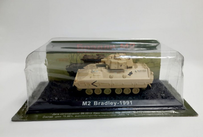 &quot;Танки мира&quot;, модель M2 Bradley - 1991  (в коробке-блистере)